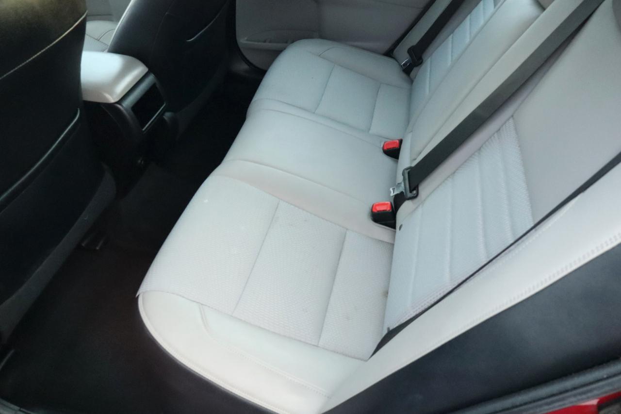 Toyota Camry 4dr Sdn I4 Auto SE w/Special Edition Pkg (Natl) 2016