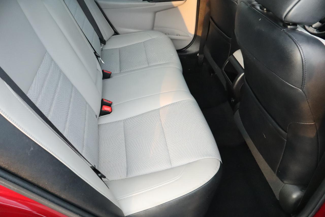 Toyota Camry 4dr Sdn I4 Auto SE w/Special Edition Pkg (Natl) 2016