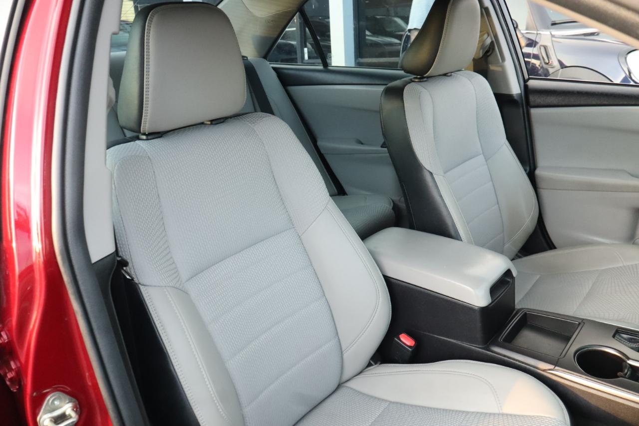 Toyota Camry 4dr Sdn I4 Auto SE w/Special Edition Pkg (Natl) 2016