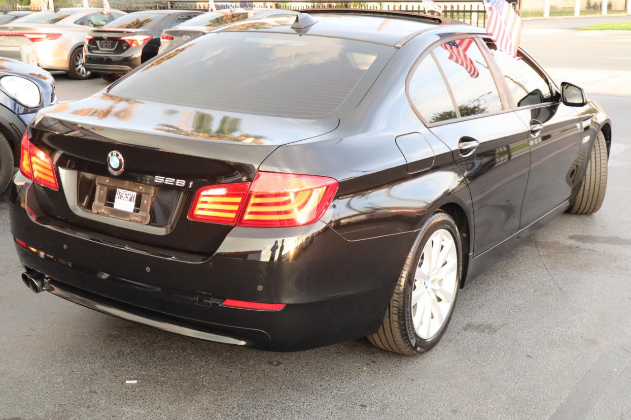 BMW 5 Series 4dr Sdn 528i RWD 2011