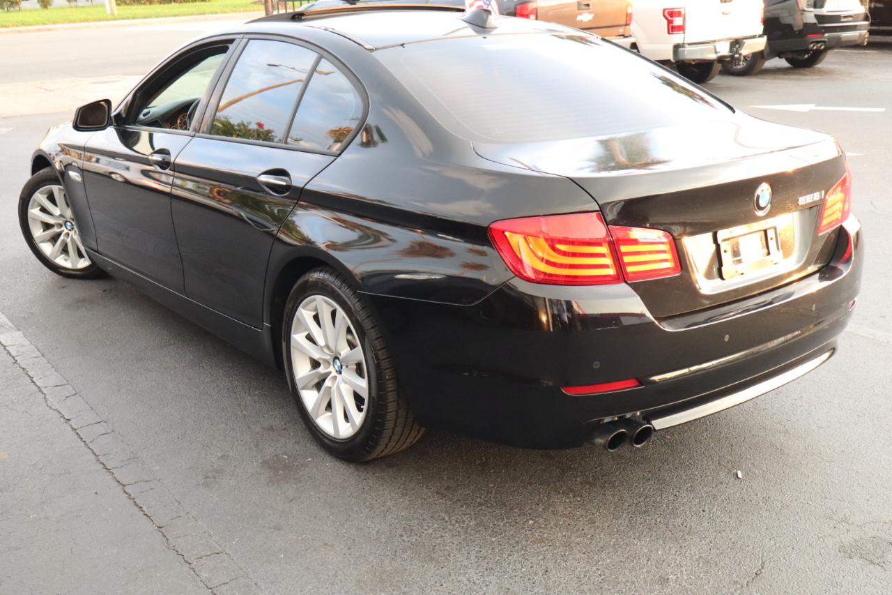 BMW 5 Series 4dr Sdn 528i RWD 2011