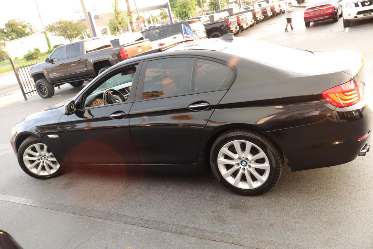 BMW 5 Series 4dr Sdn 528i RWD 2011
