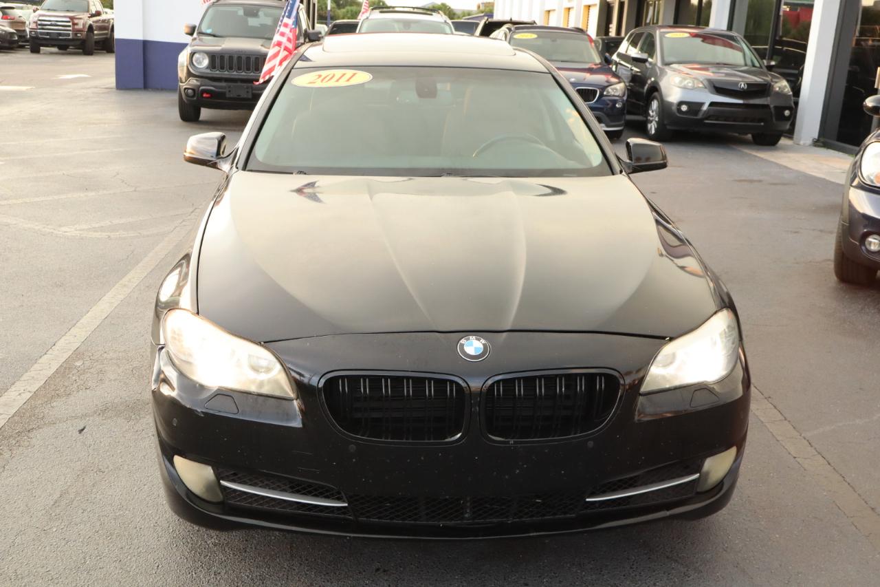 BMW 5 Series 4dr Sdn 528i RWD 2011