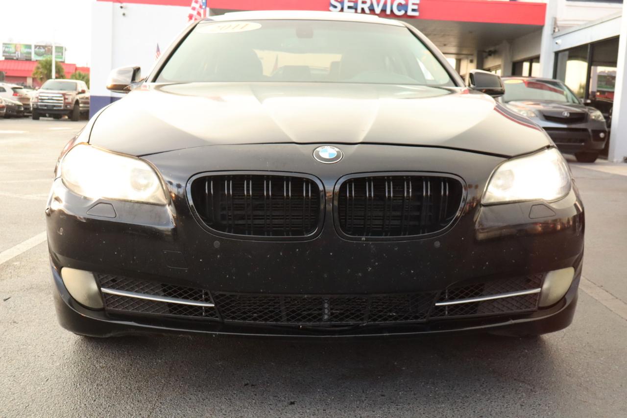 BMW 5 Series 4dr Sdn 528i RWD 2011