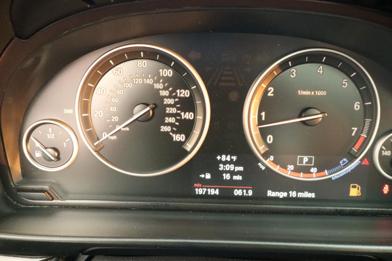 BMW 5 Series 4dr Sdn 528i RWD 2011