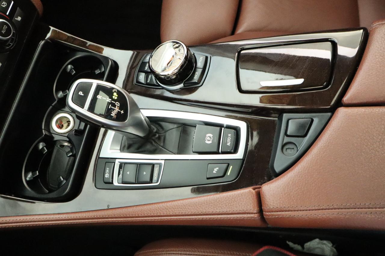 BMW 5 Series 4dr Sdn 528i RWD 2011