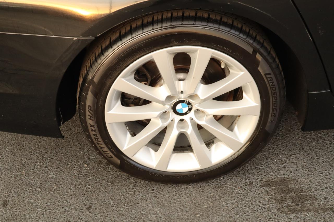 BMW 5 Series 4dr Sdn 528i RWD 2011