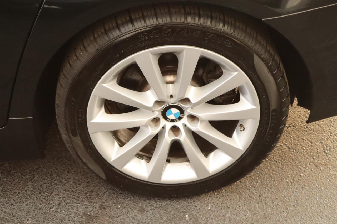 BMW 5 Series 4dr Sdn 528i RWD 2011