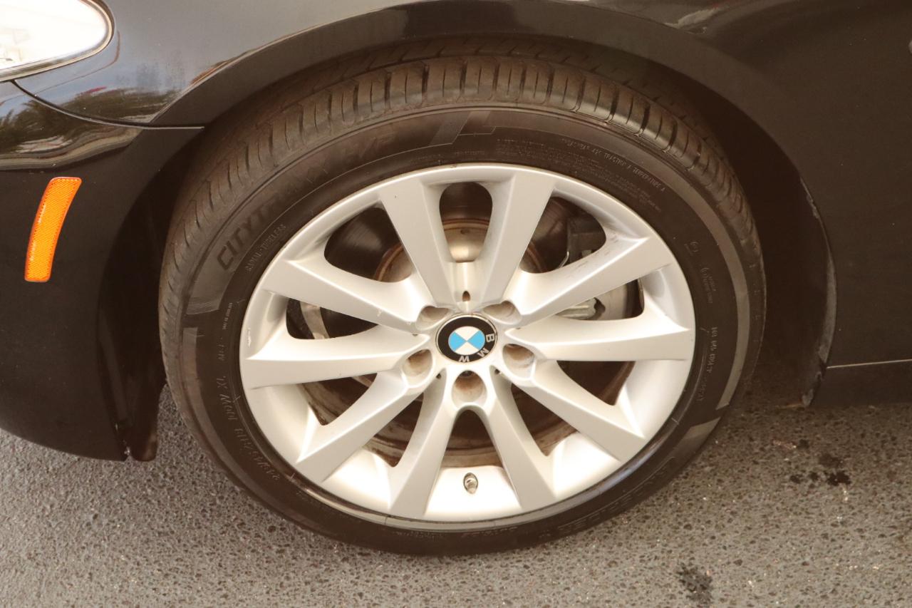 BMW 5 Series 4dr Sdn 528i RWD 2011