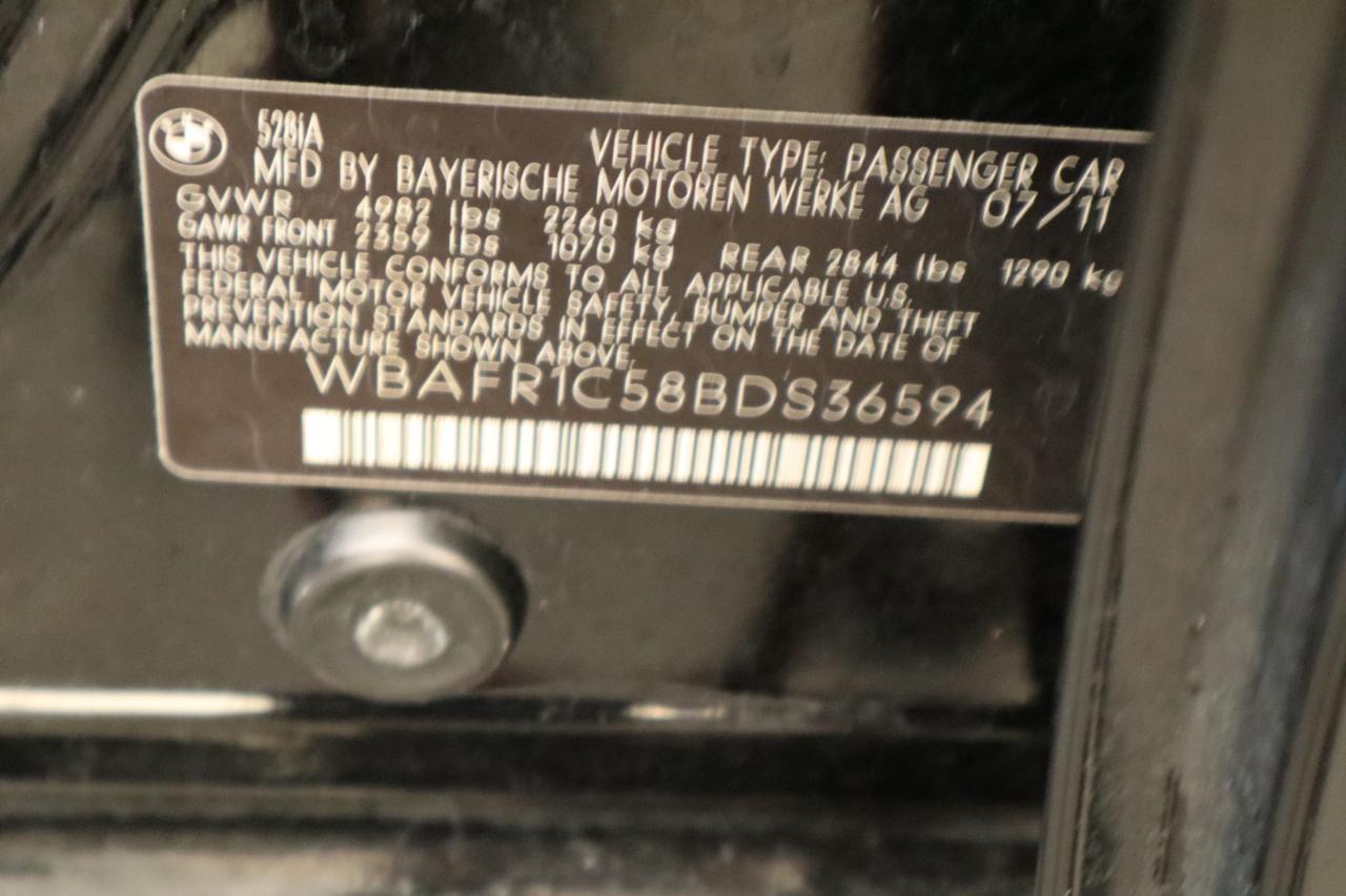 BMW 5 Series 4dr Sdn 528i RWD 2011