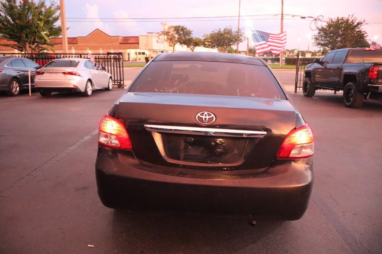 Toyota Yaris 4dr Sdn Auto Base (Natl) 2007