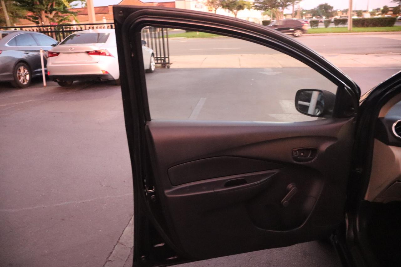 Toyota Yaris 4dr Sdn Auto Base (Natl) 2007
