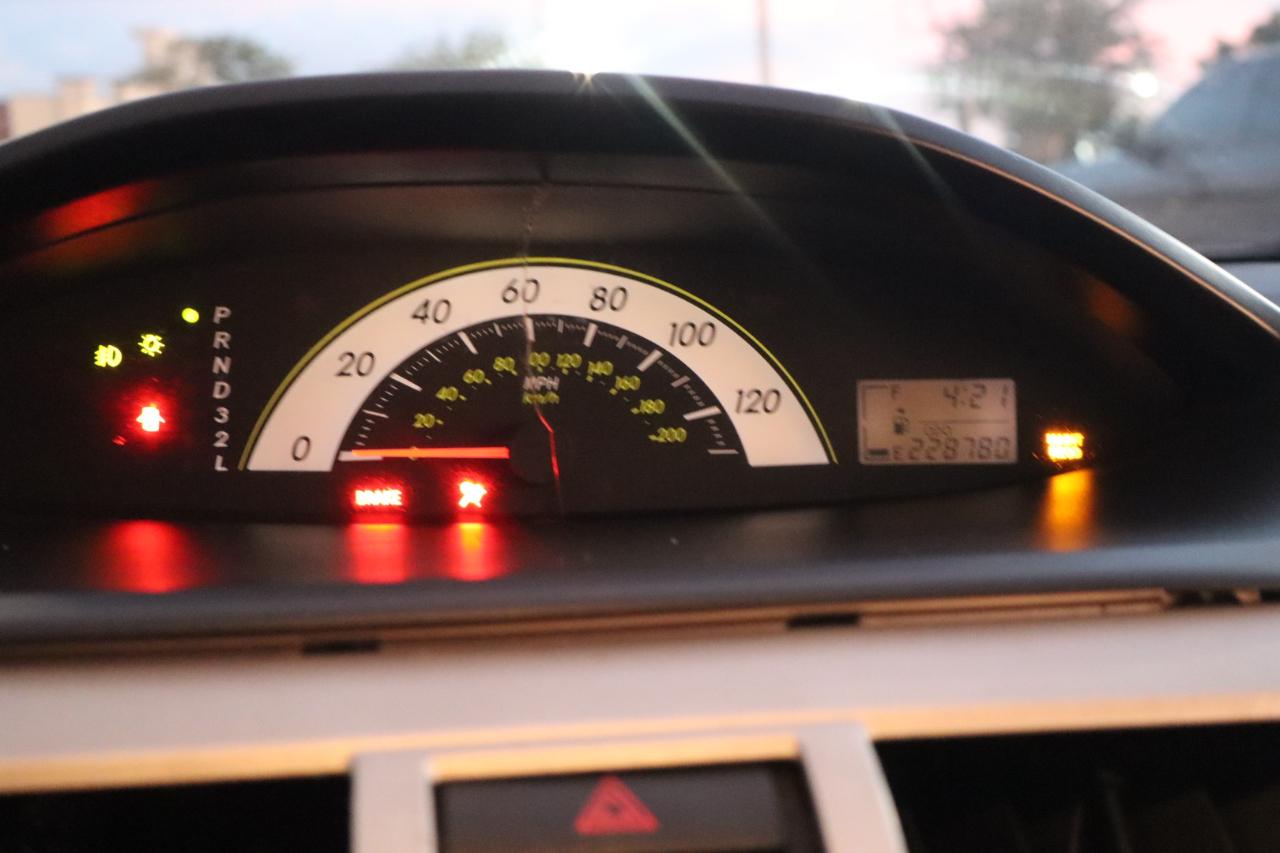 Toyota Yaris 4dr Sdn Auto Base (Natl) 2007