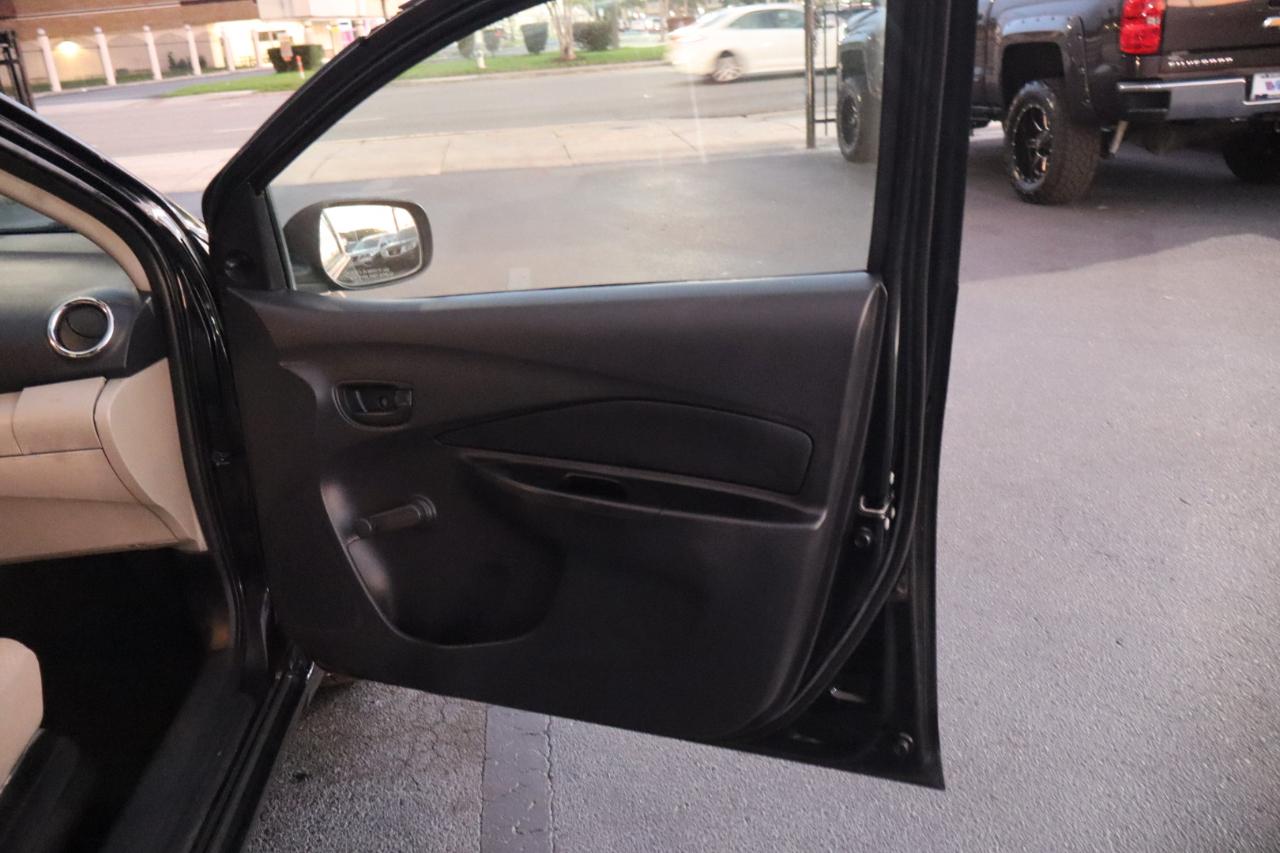 Toyota Yaris 4dr Sdn Auto Base (Natl) 2007