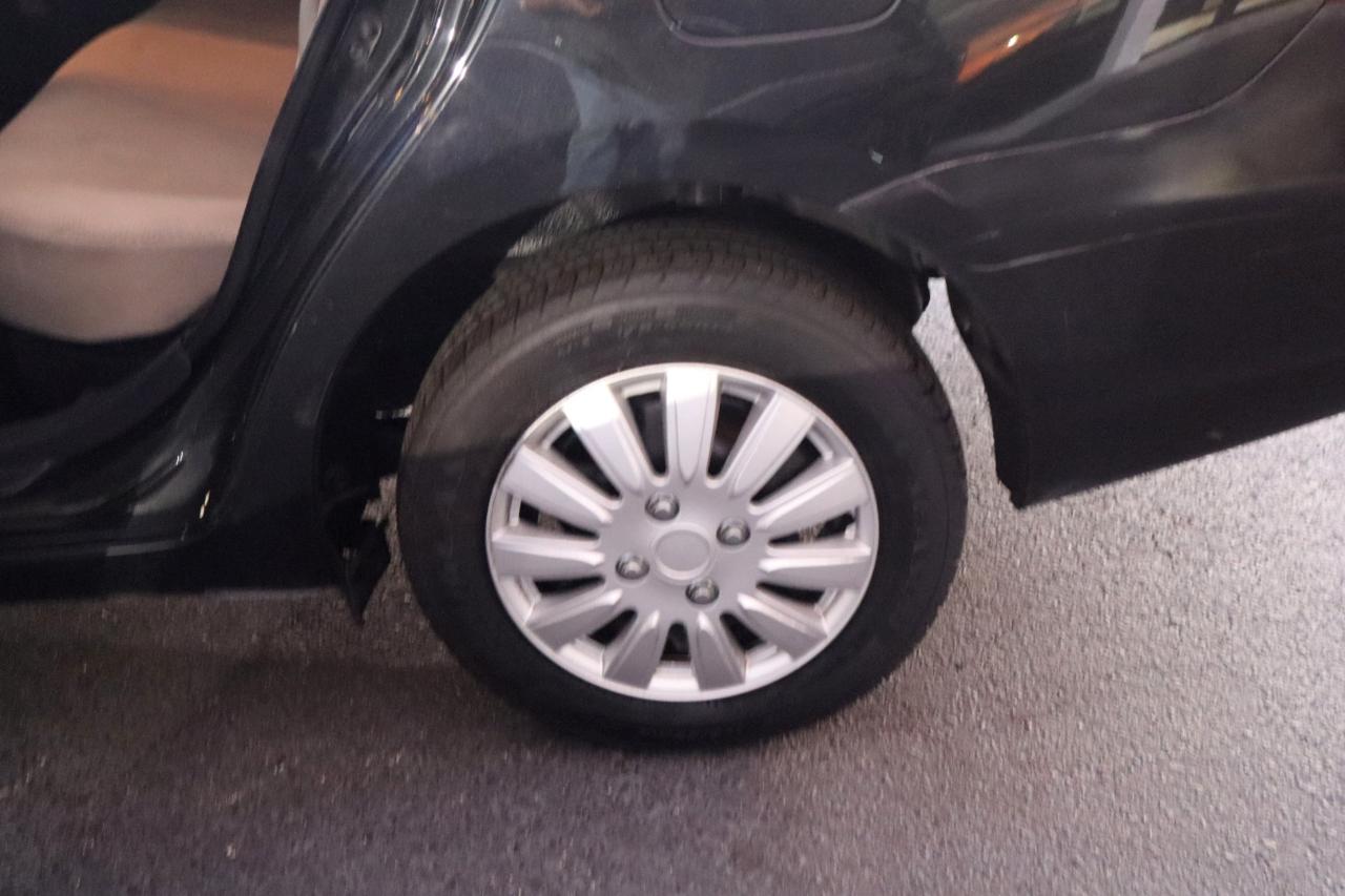 Toyota Yaris 4dr Sdn Auto Base (Natl) 2007