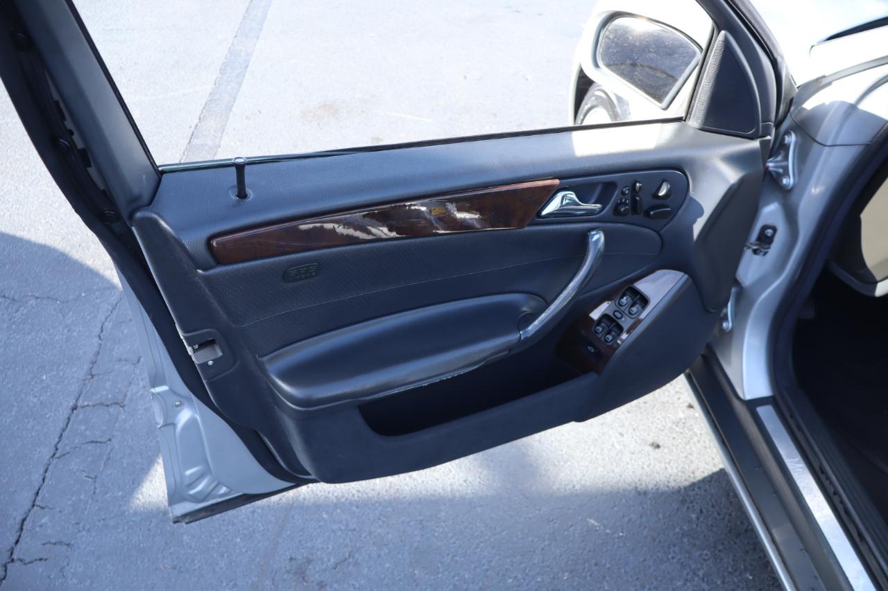 Mercedes-Benz C-Class  2001