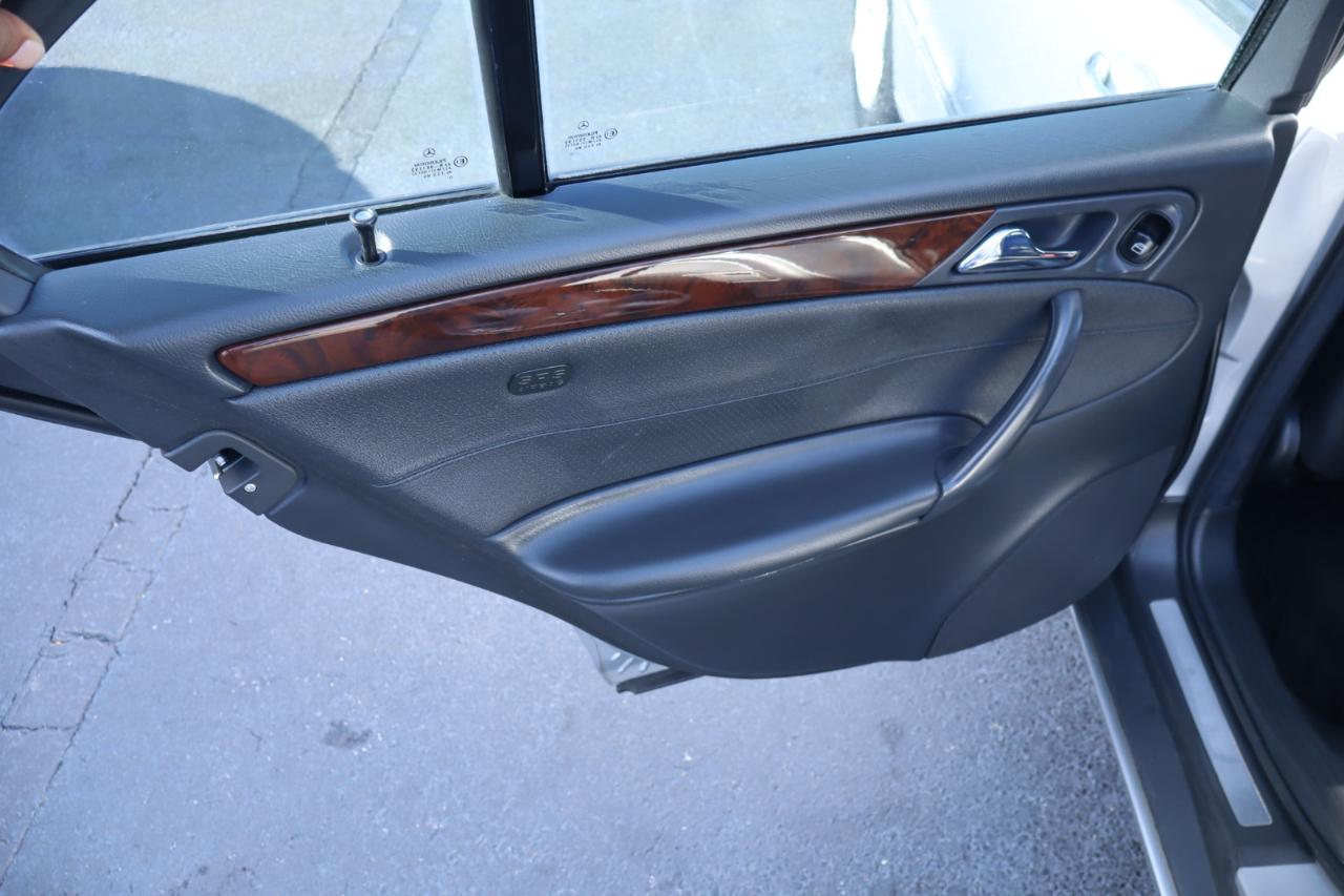 Mercedes-Benz C-Class  2001