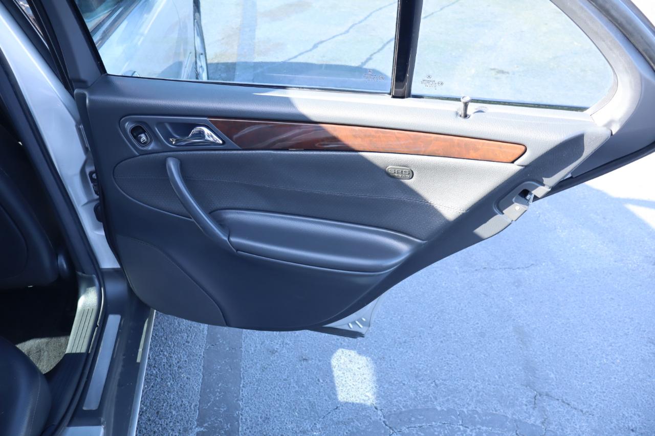 Mercedes-Benz C-Class  2001