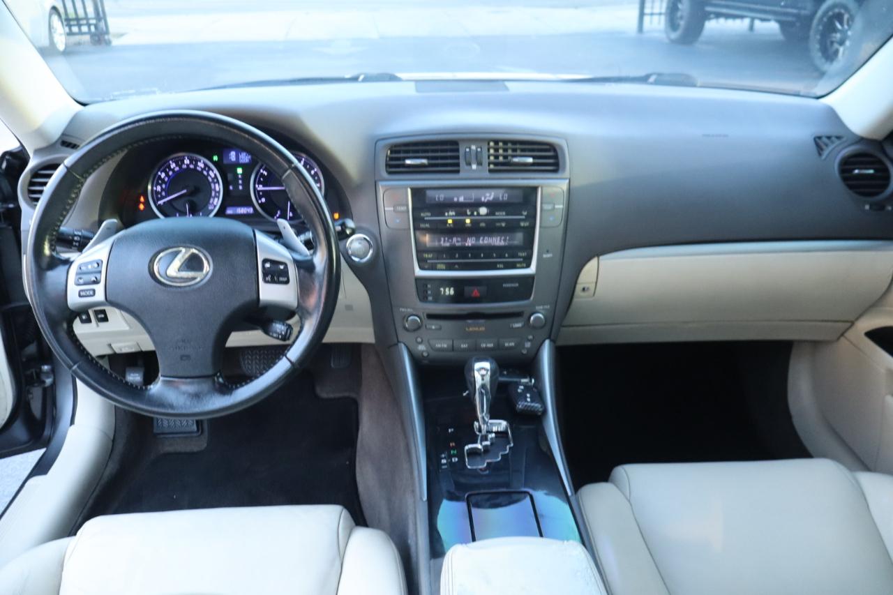 Lexus IS 250 4dr Sport Sdn RWD 2012