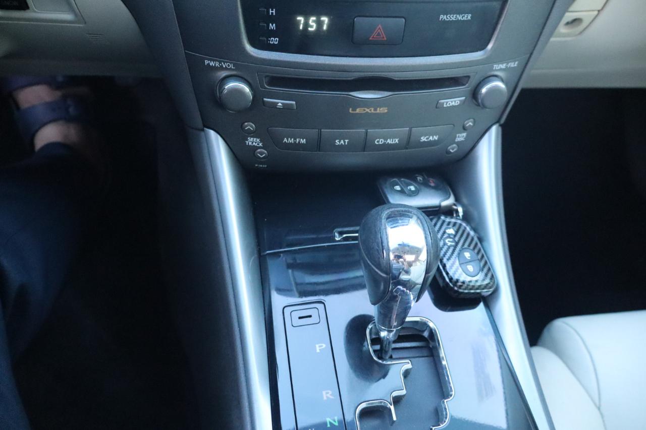 Lexus IS 250 4dr Sport Sdn RWD 2012
