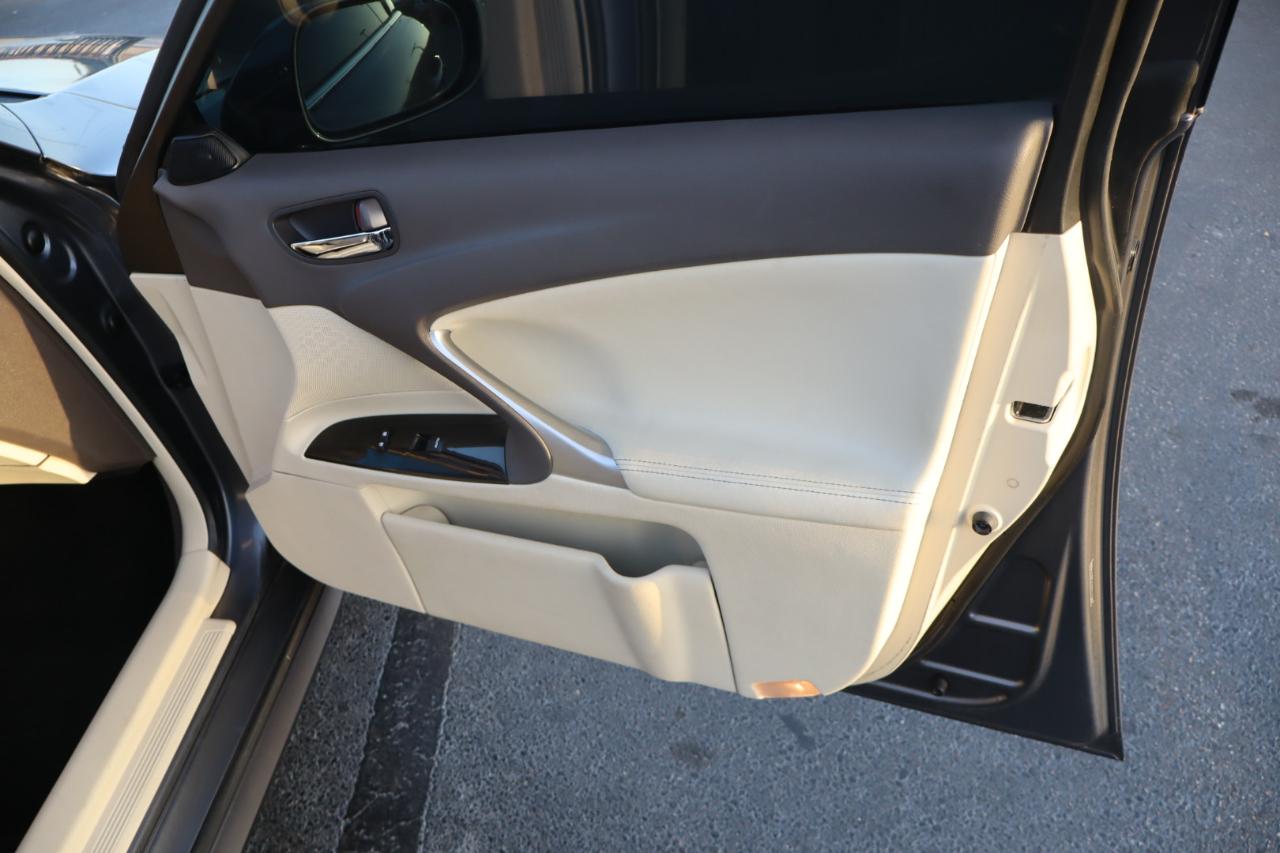 Lexus IS 250 4dr Sport Sdn RWD 2012