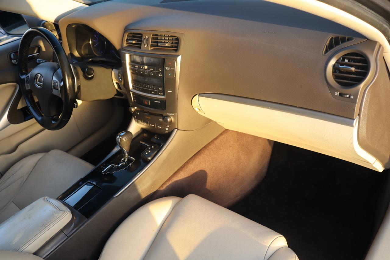 Lexus IS 250 4dr Sport Sdn RWD 2012