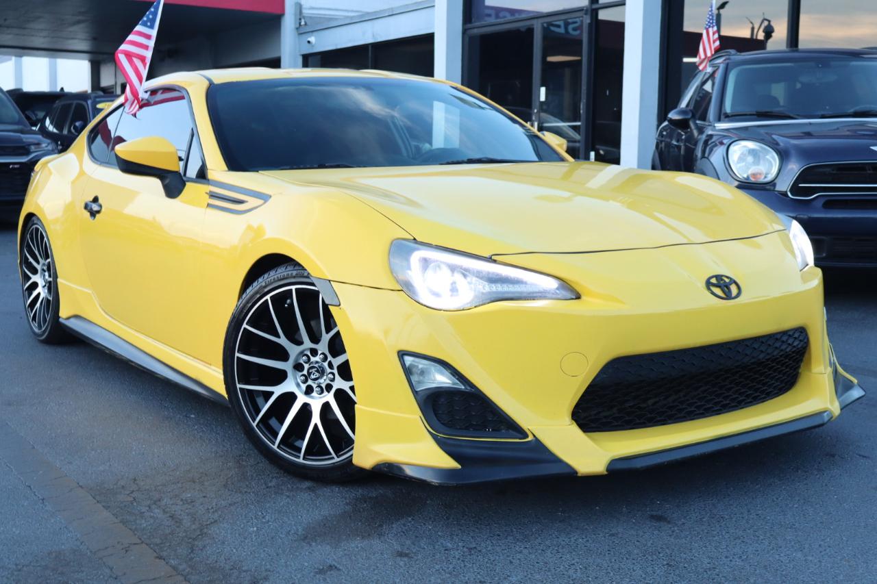 Scion FR-S 2dr Cpe Man Release Series 1.0 (Natl) 2015