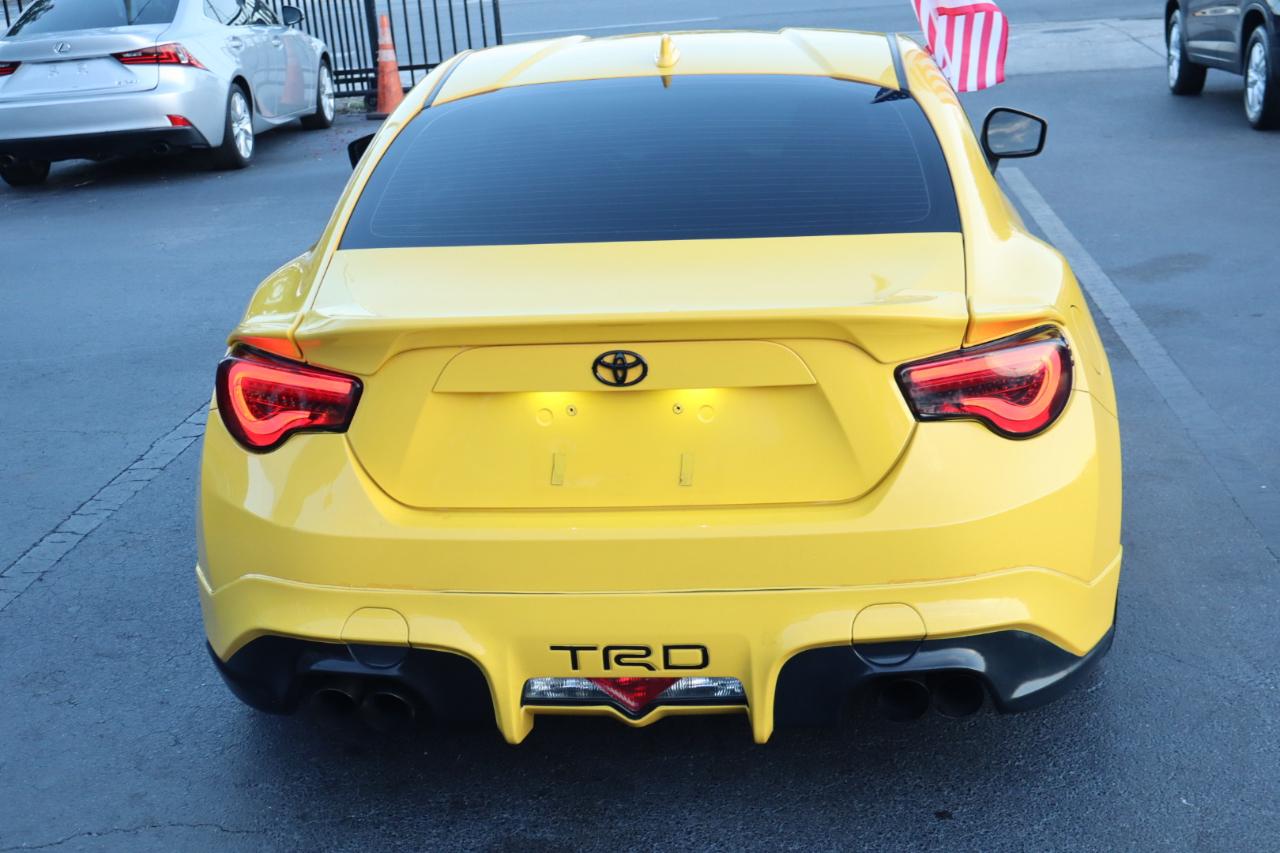 Scion FR-S 2dr Cpe Man Release Series 1.0 (Natl) 2015