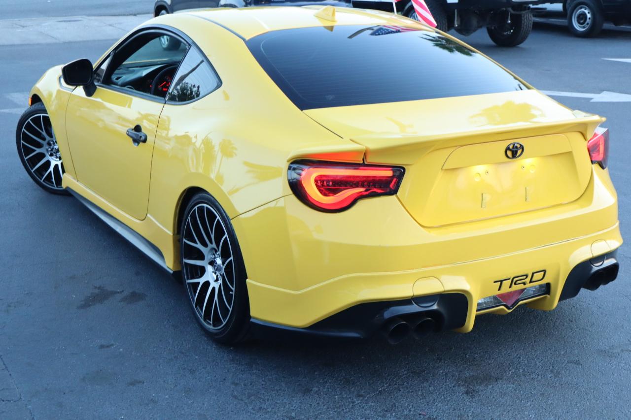 Scion FR-S 2dr Cpe Man Release Series 1.0 (Natl) 2015