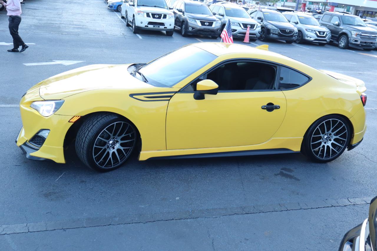 Scion FR-S 2dr Cpe Man Release Series 1.0 (Natl) 2015