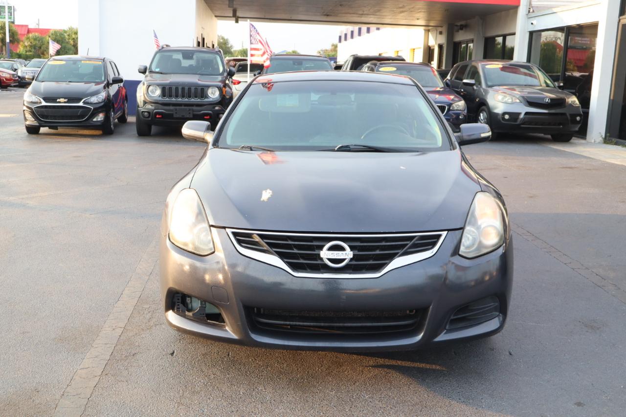 Nissan Altima 2dr Cpe I4 CVT 2.5 S 2012