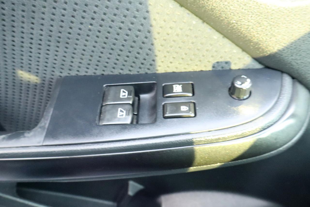 Nissan Altima 2dr Cpe I4 CVT 2.5 S 2012