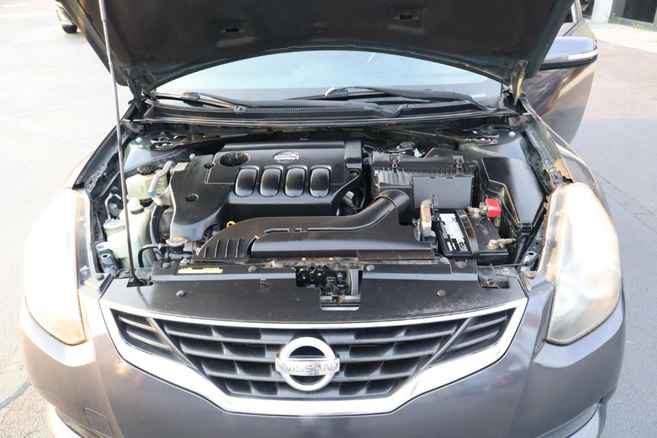 Nissan Altima 2dr Cpe I4 CVT 2.5 S 2012
