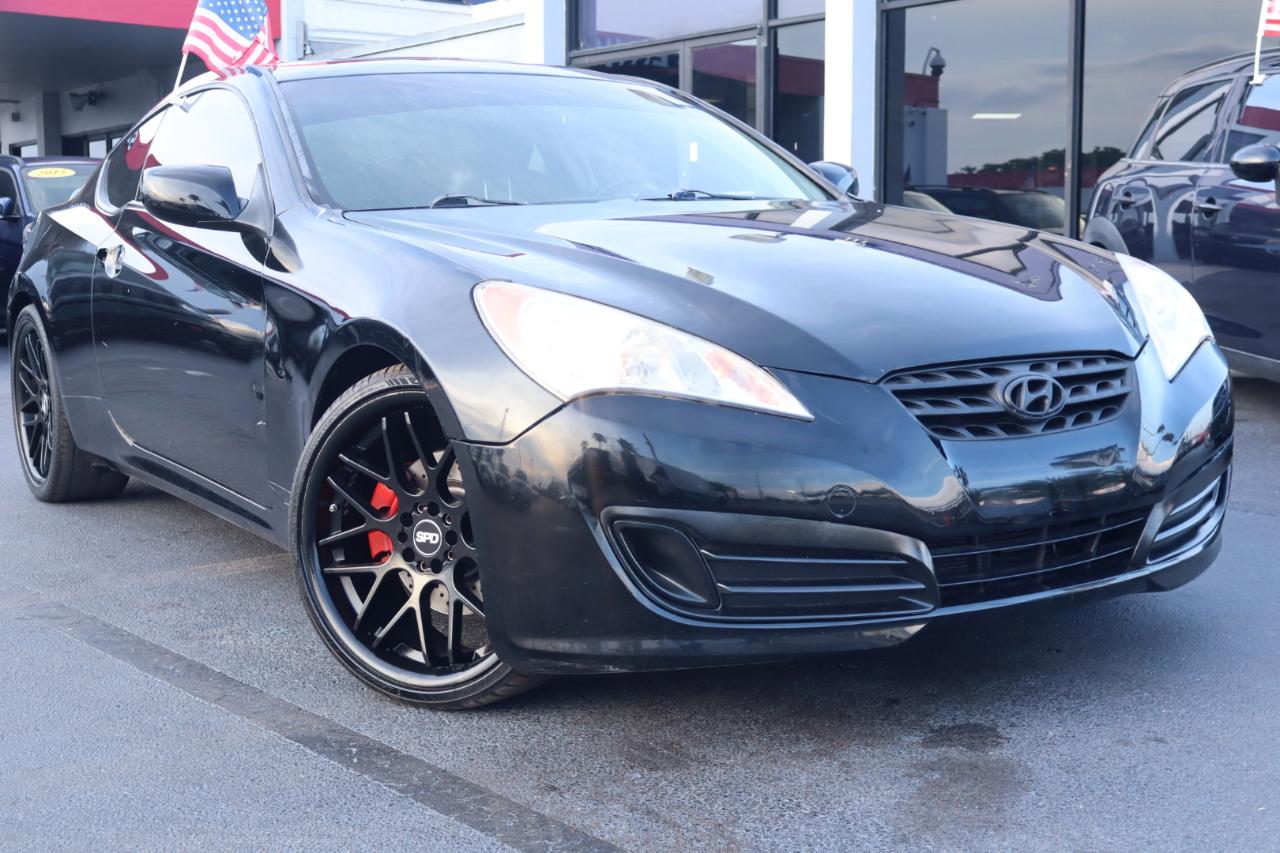 Hyundai Genesis Coupe 2dr I4 2.0T Auto 2012