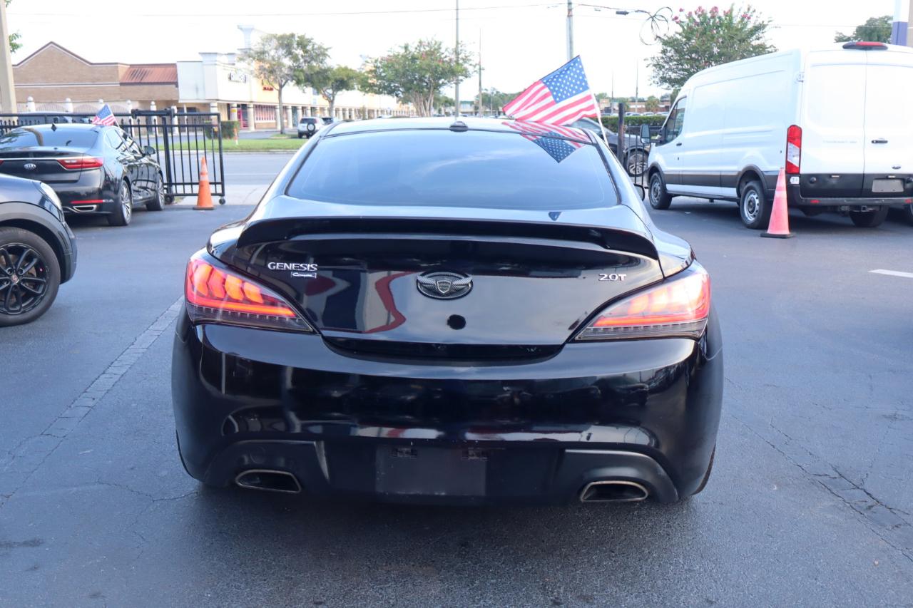 Hyundai Genesis Coupe 2dr I4 2.0T Auto 2012