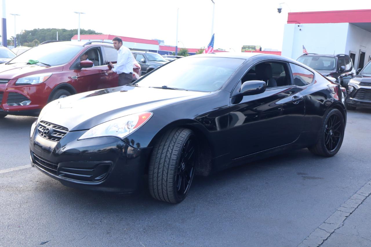 Hyundai Genesis Coupe 2dr I4 2.0T Auto 2012