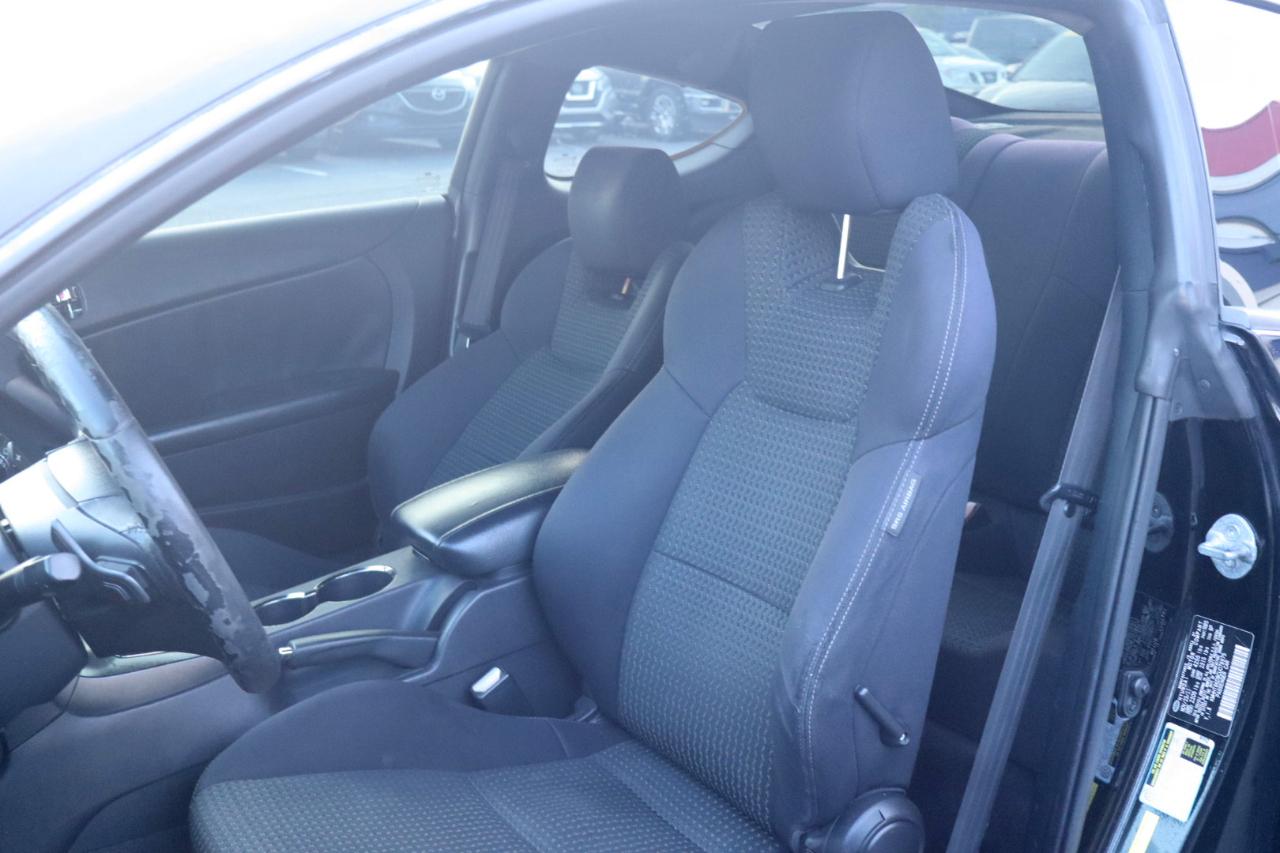 Hyundai Genesis Coupe 2dr I4 2.0T Auto 2012