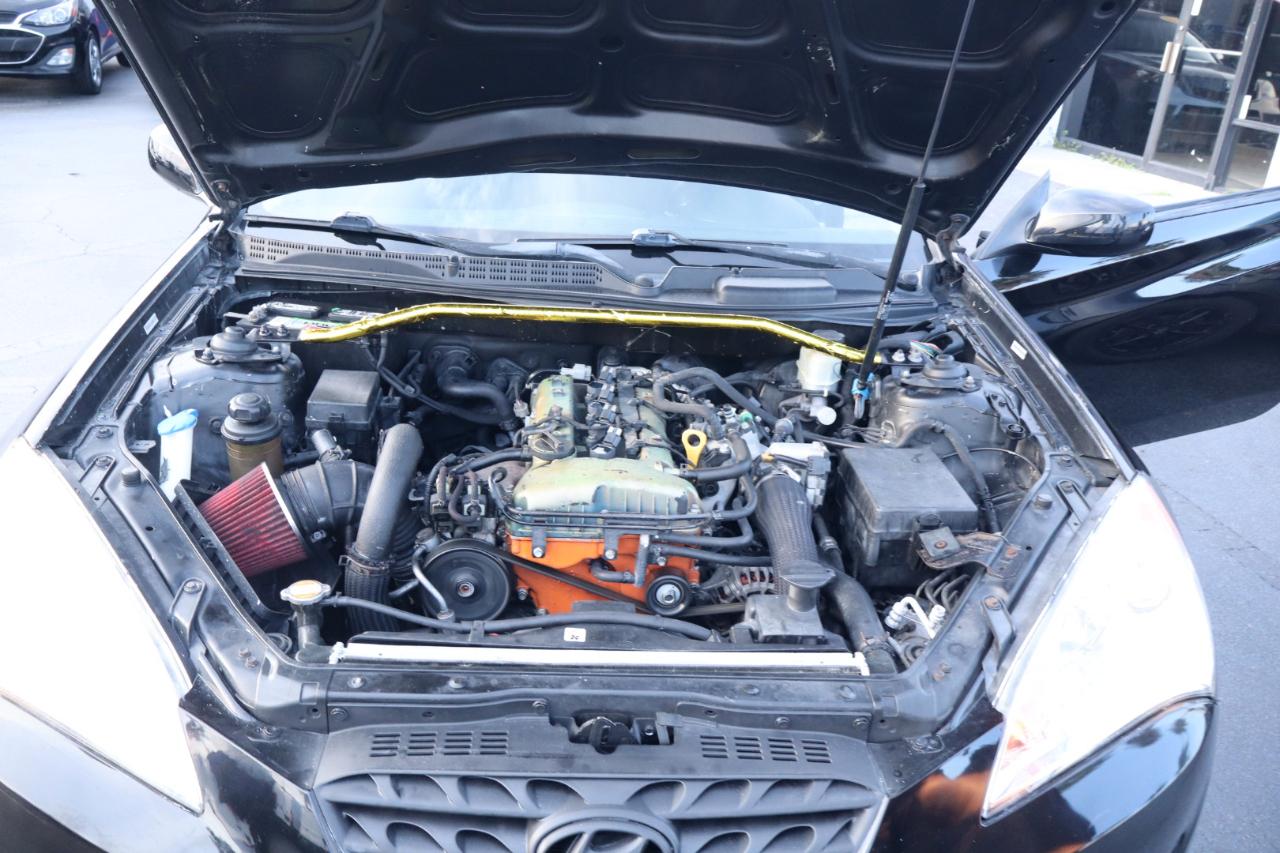 Hyundai Genesis Coupe 2dr I4 2.0T Auto 2012