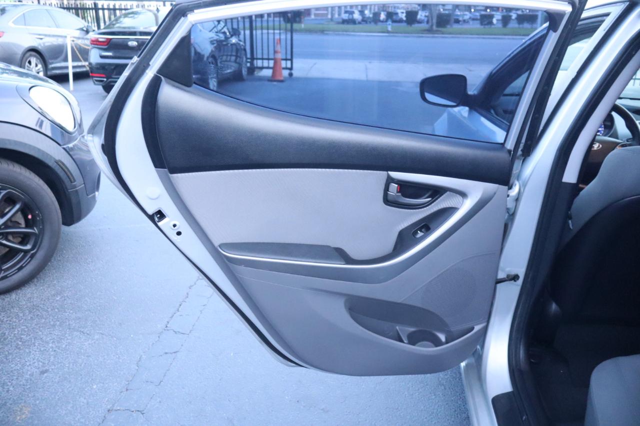 Hyundai Elantra 4dr Sdn Auto GLS (Ulsan Plant) 2013