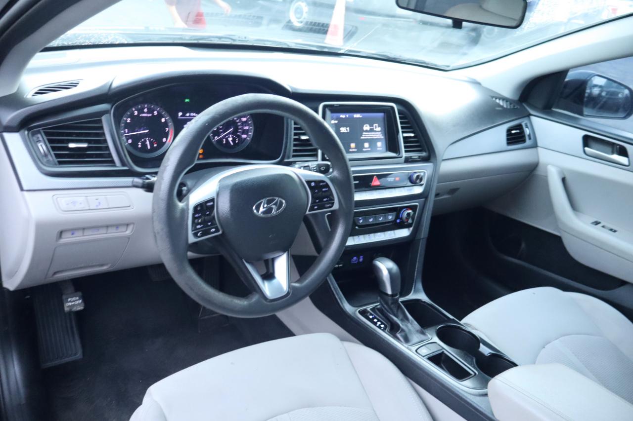Hyundai Sonata SE 2.4L 2018