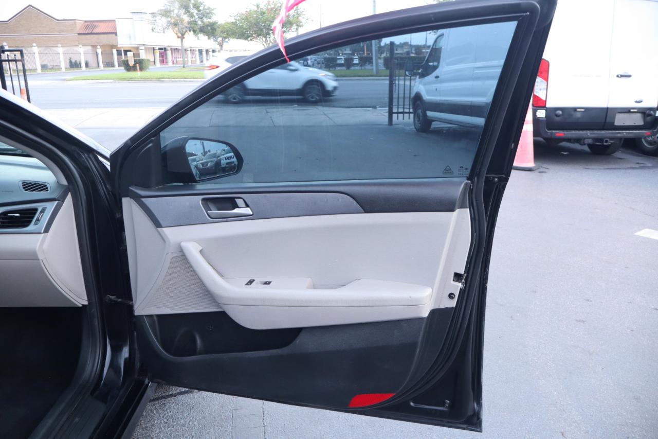 Hyundai Sonata SE 2.4L 2018