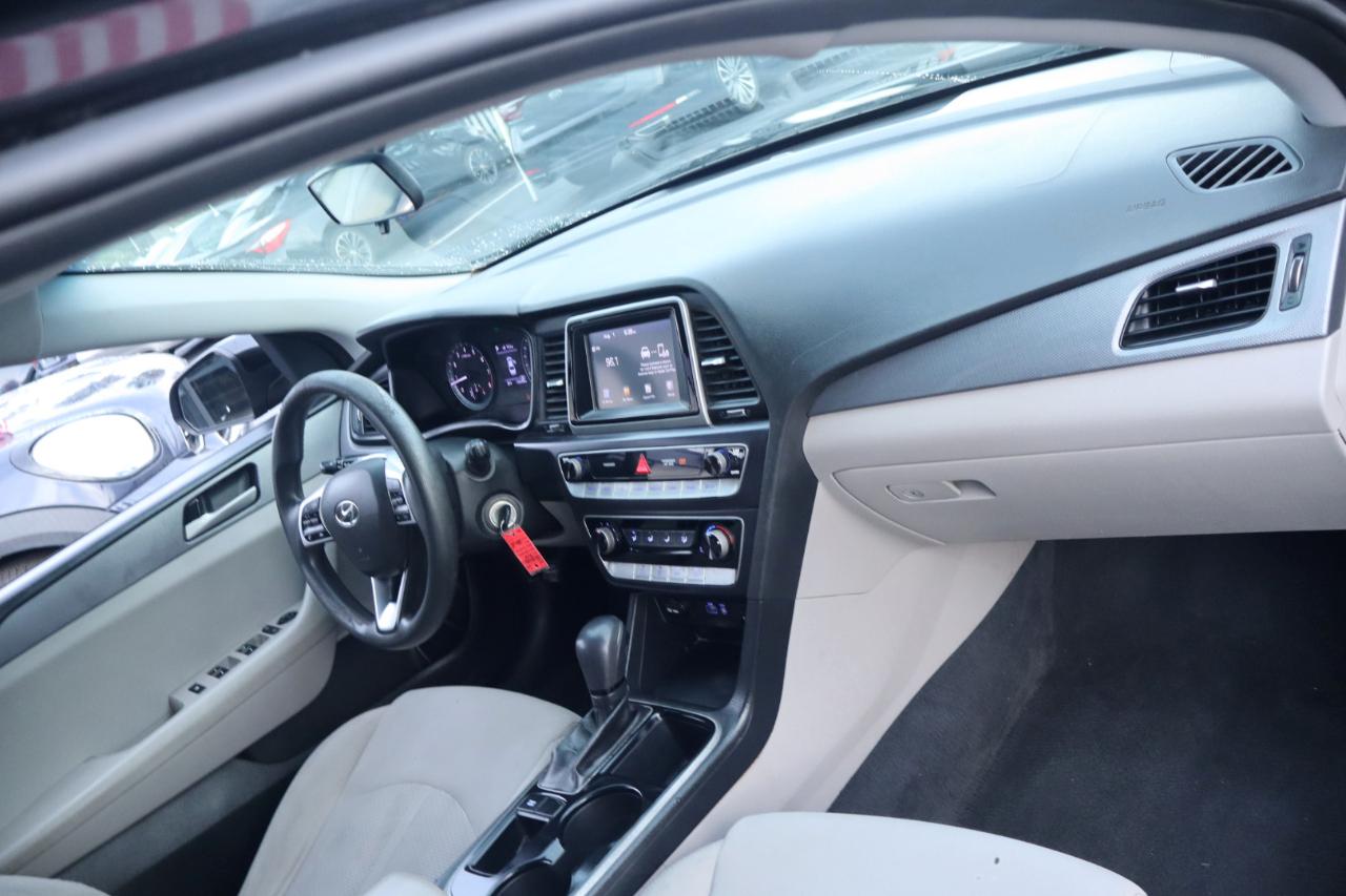 Hyundai Sonata SE 2.4L 2018