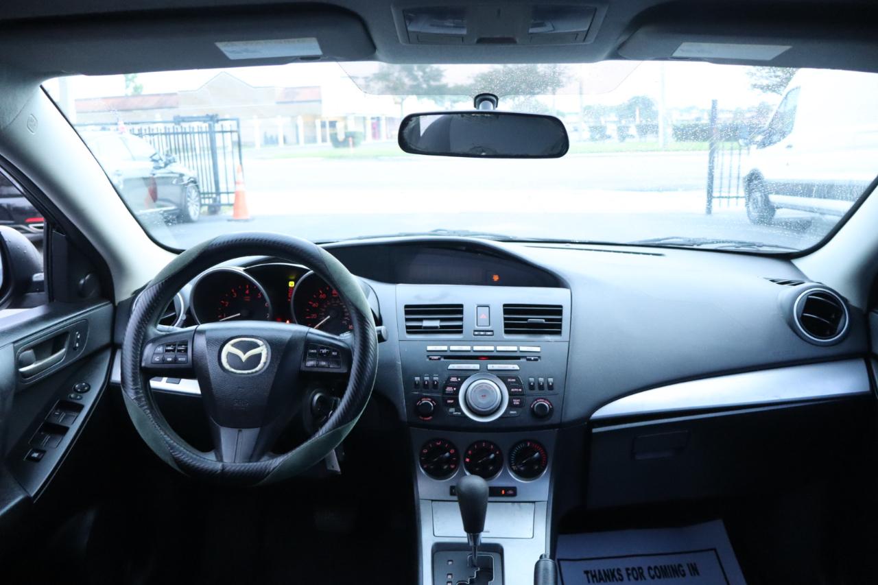 Mazda MAZDA3 4dr Sdn Auto i Touring 2011