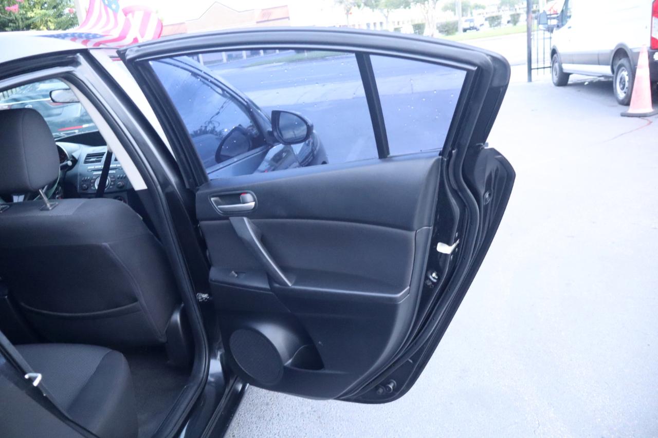 Mazda MAZDA3 4dr Sdn Auto i Touring 2011