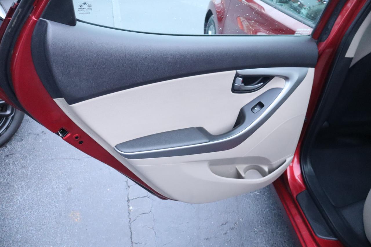 Hyundai Elantra 4dr Sdn Auto SE (Alabama Plant) 2014