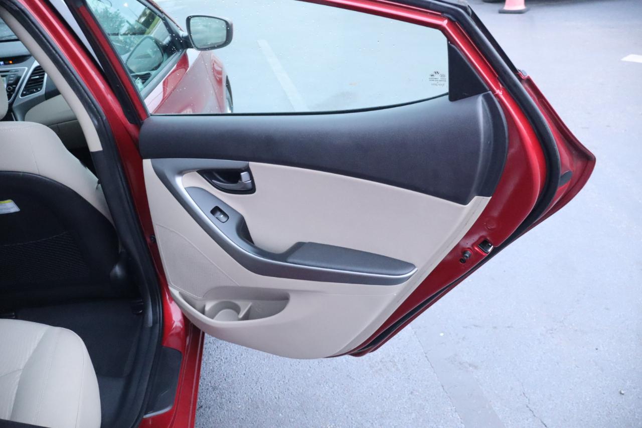 Hyundai Elantra 4dr Sdn Auto SE (Alabama Plant) 2014