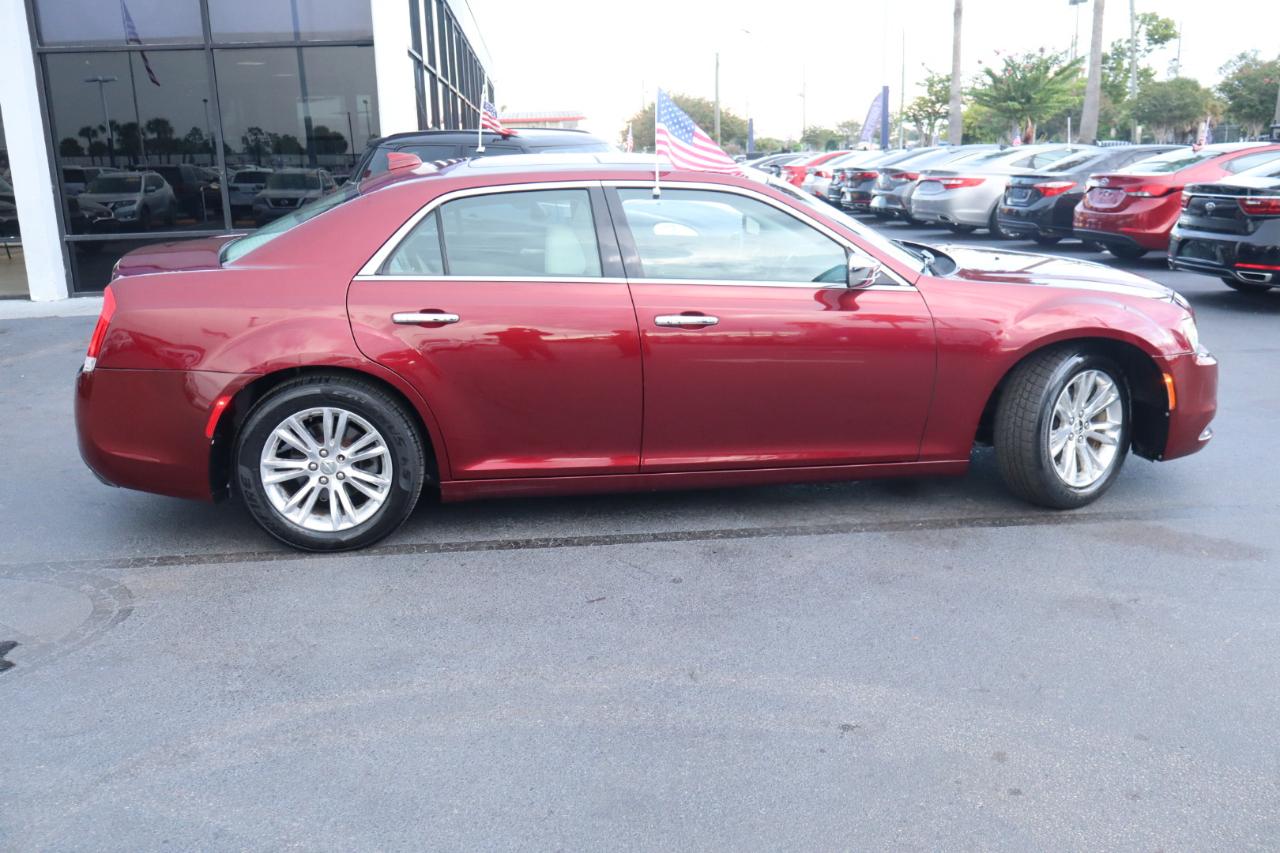 Chrysler 300 4dr Sdn 300C SRT8 2016
