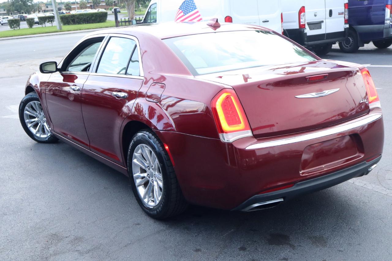 Chrysler 300 4dr Sdn 300C SRT8 2016