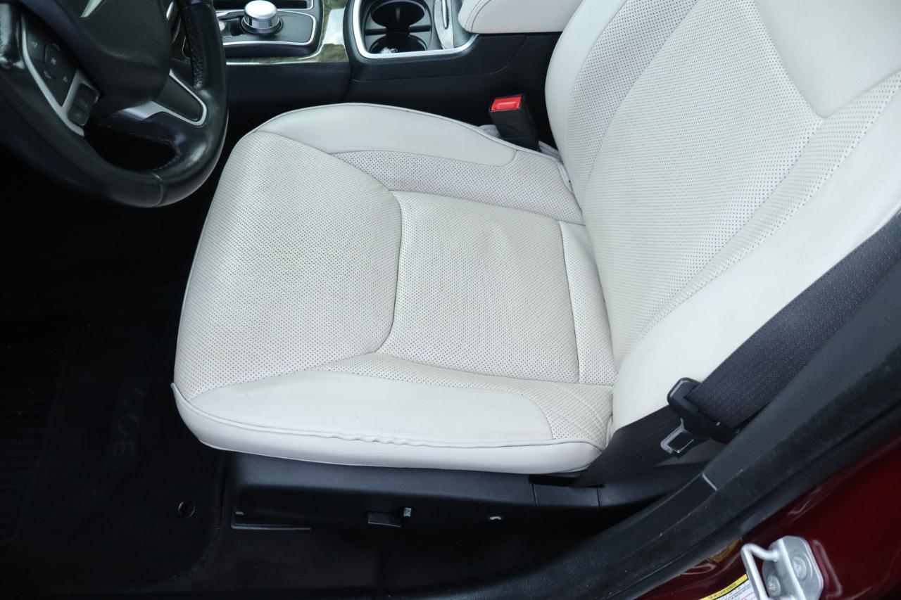 Chrysler 300 4dr Sdn 300C SRT8 2016
