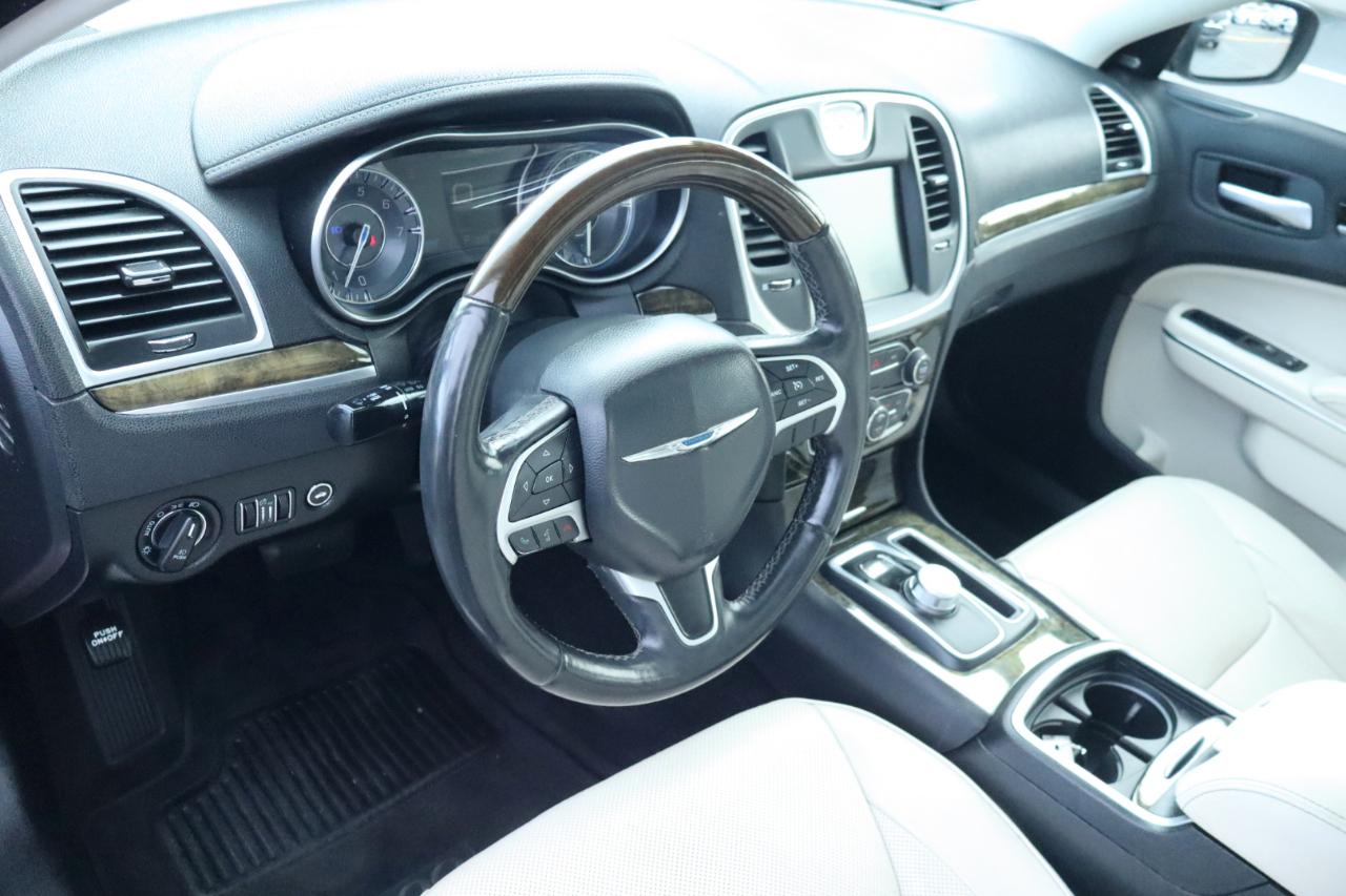 Chrysler 300 4dr Sdn 300C SRT8 2016